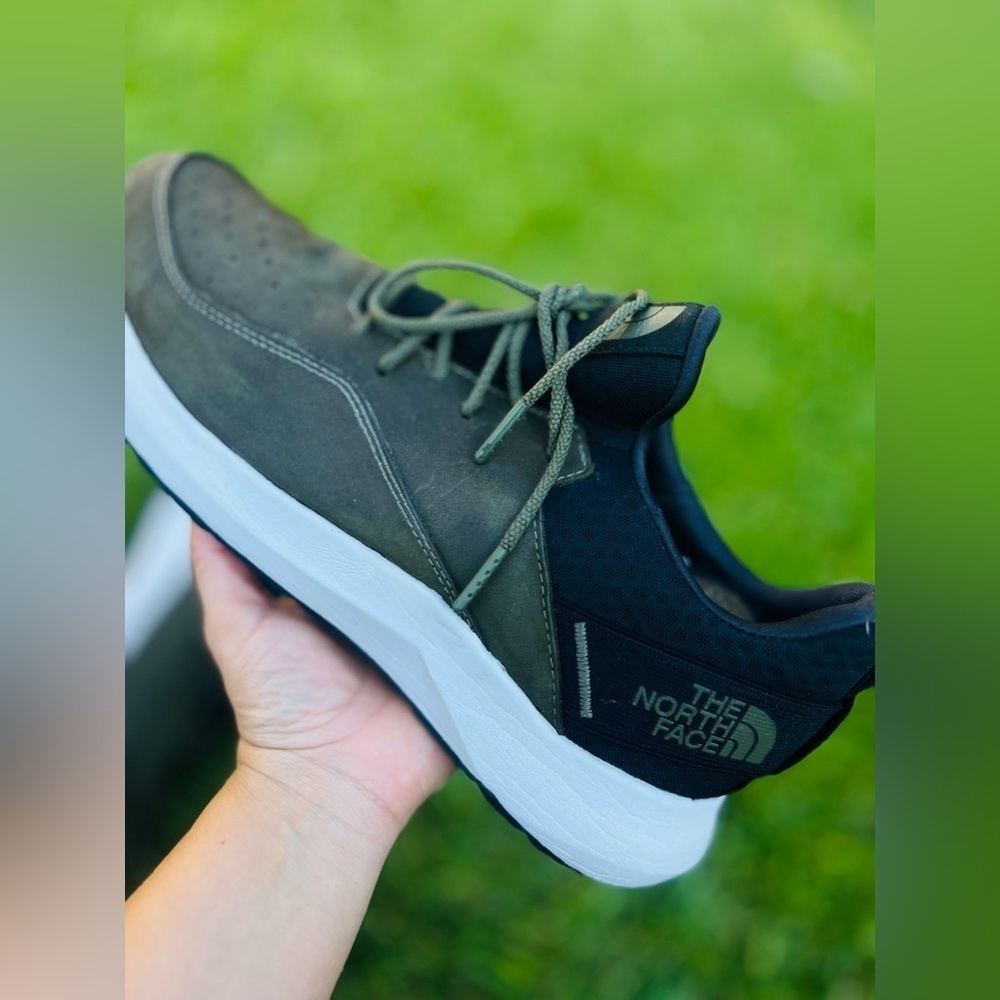 The North Face Mens EXTS Shoes Mens 12 Wide Green Leather Sneaker